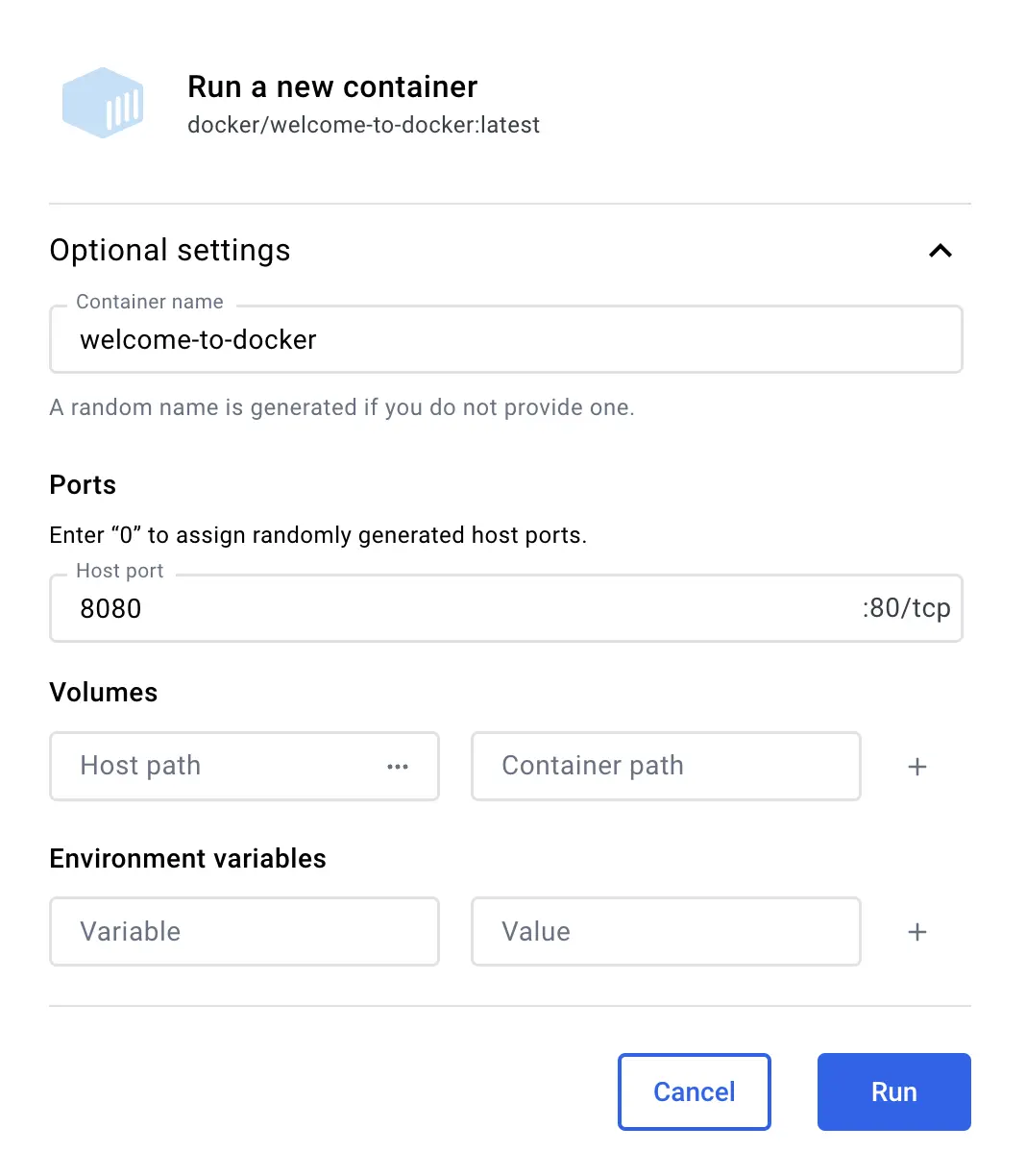 Une capture d'écran du tableau de bord de Docker Desktop montrant la boîte de dialogue d'exécution du conteneur avec welcome-to-docker tapé comme nom du conteneur et 8080 spécifié comme numéro de port